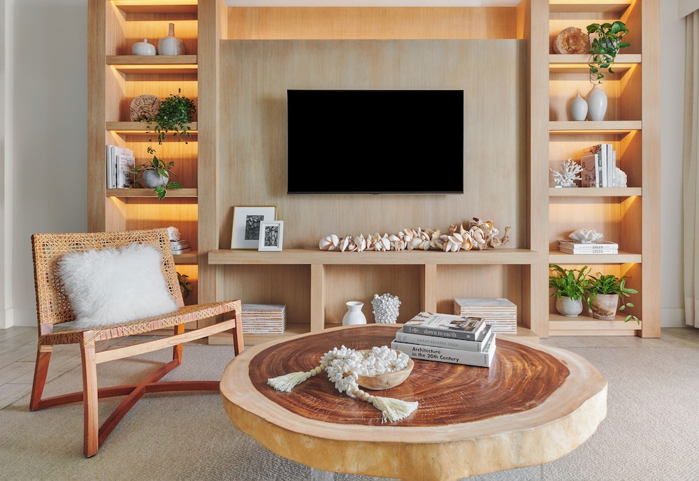 Room, 1 King Bed, Balcony (Skyline View)