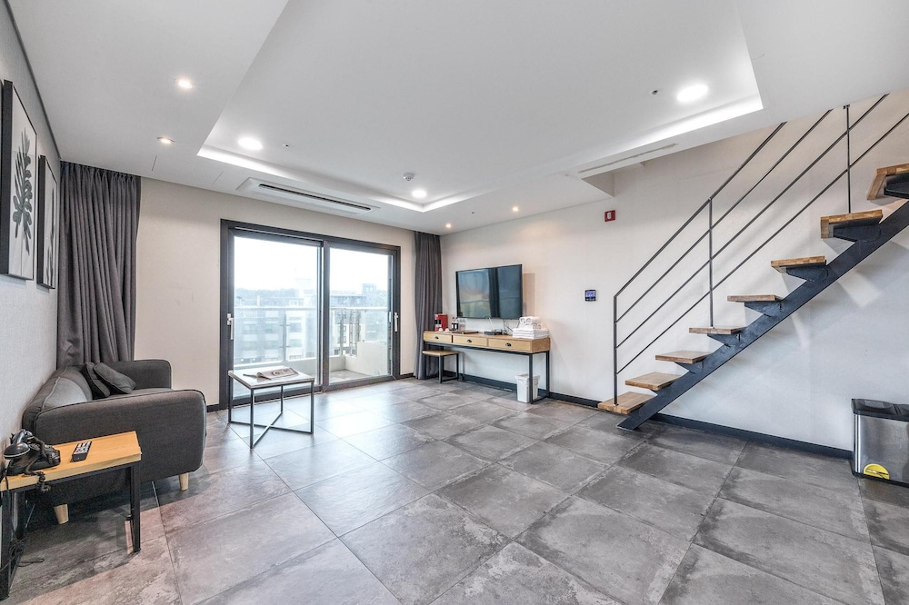 Basic Room, 2 Bedrooms (409 (Ocean view)) photo 1