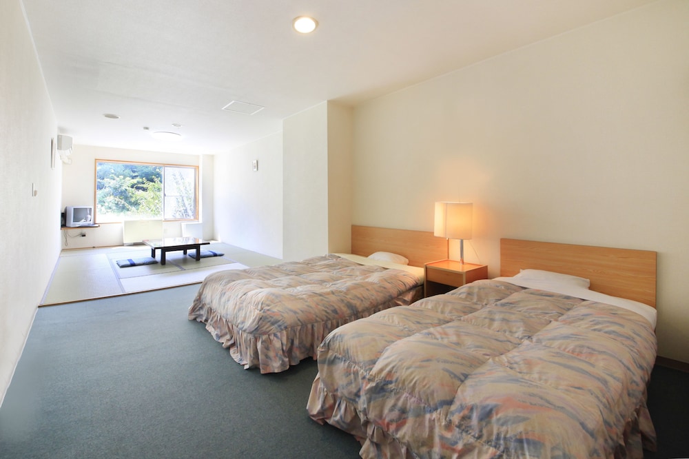 Japanese-Western Style Room With Bath And Toilet