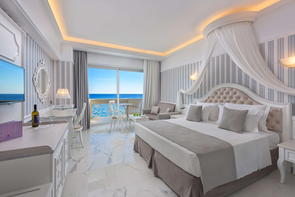 Elite Room, Sea View - Photo 1
