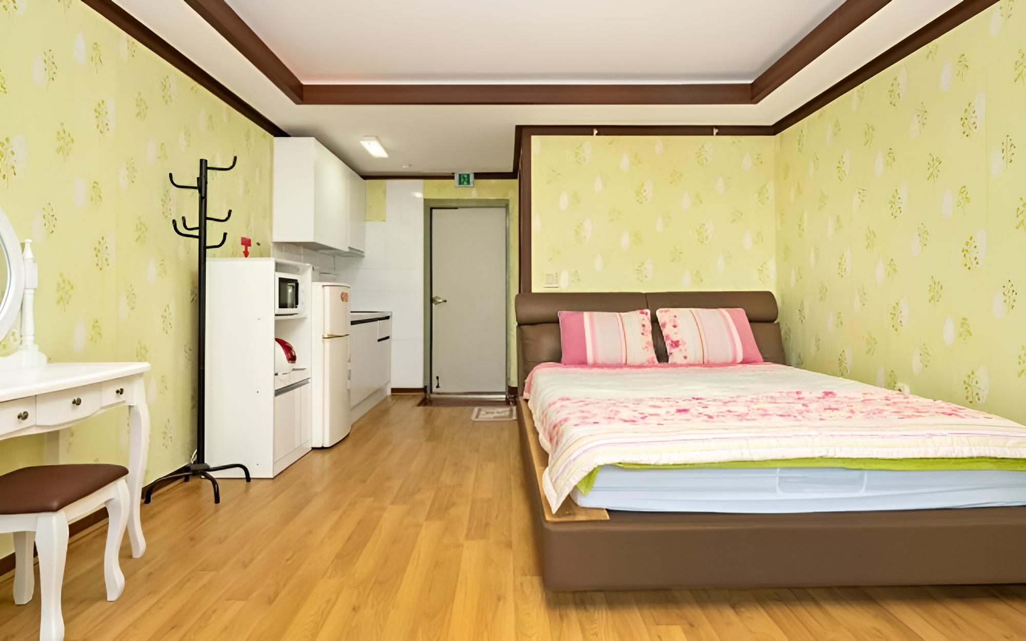 Room (Room 102) photo 3