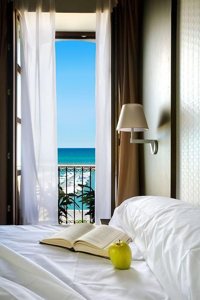 Double Room, Sea View - Photo 5