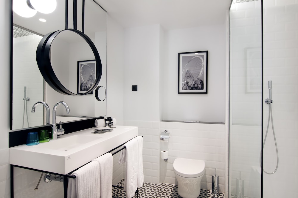 Standard Double or Twin Room, Courtyard View - Photo 6
