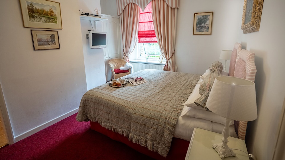 Standard Double or Twin Room, Ensuite photo 3
