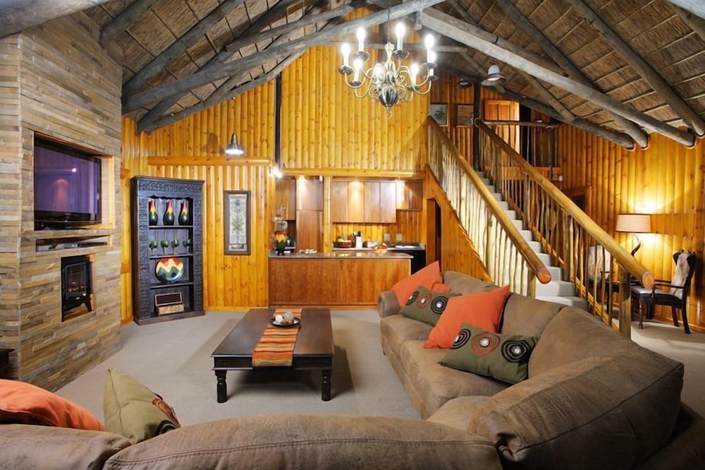 Self Catering Giraffe Lodge photo 3