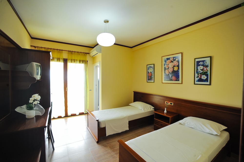 Standard Twin Room, 2 Twin Beds, Non Smoking, Sea View