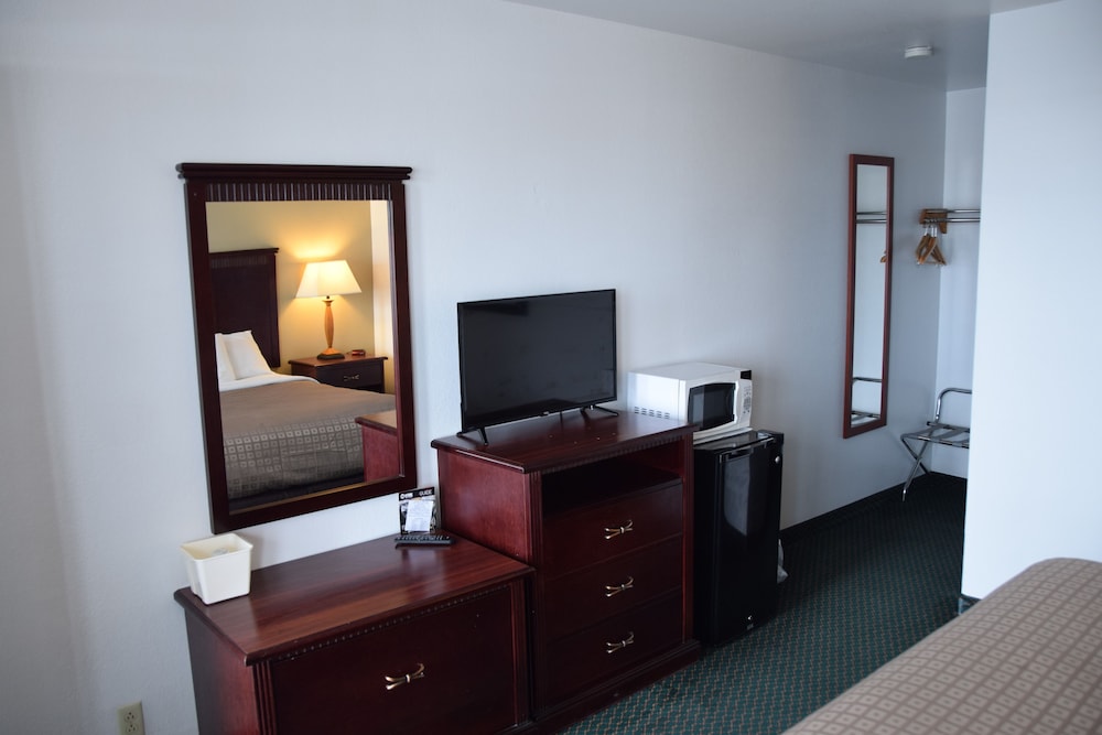 Standard Room, 2 Queen Beds, Smoking photo 1