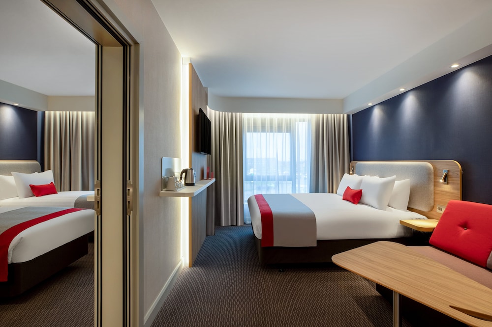 Standard Room, 1 King Bed (Free Breakfast) - Photo 1