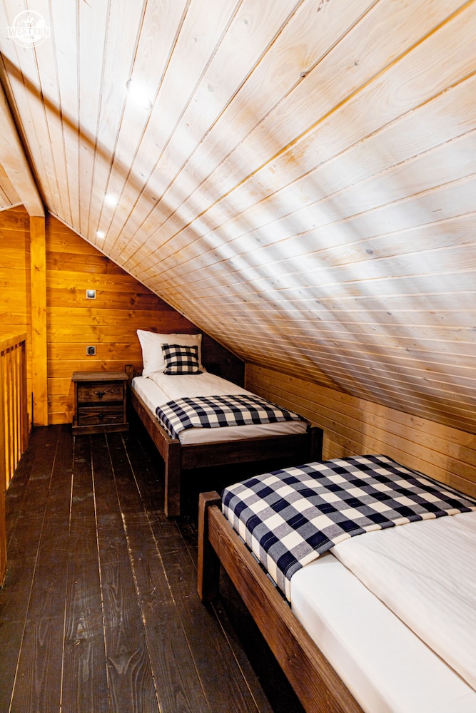 Sheriff's Cabin (6 person) photo 1