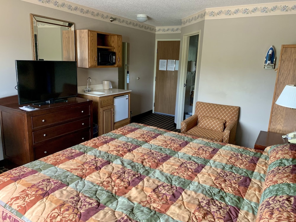 Superior Room, 1 King Bed photo 3
