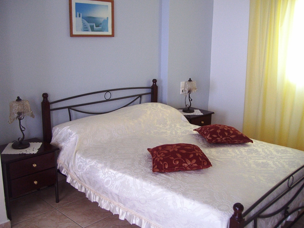 Premier Room (Caldera view)