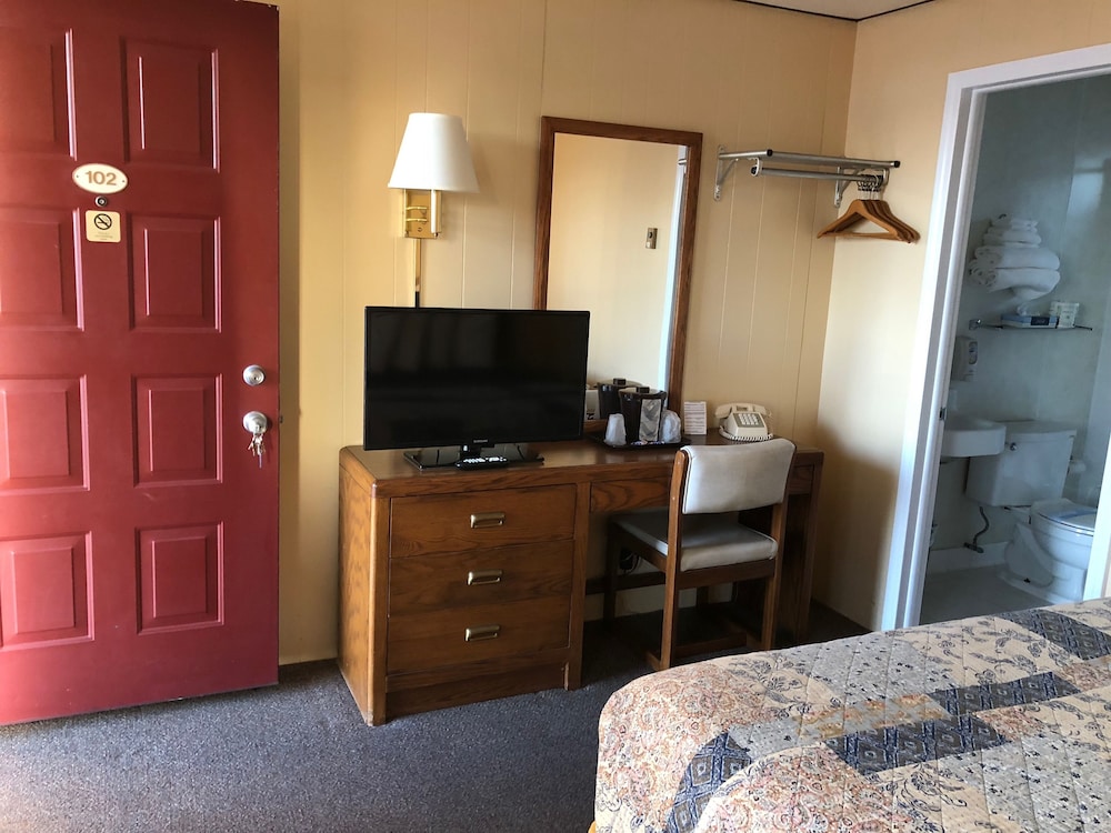 Basic Room, 1 Queen Bed, Courtyard View, Ground Floor photo 3