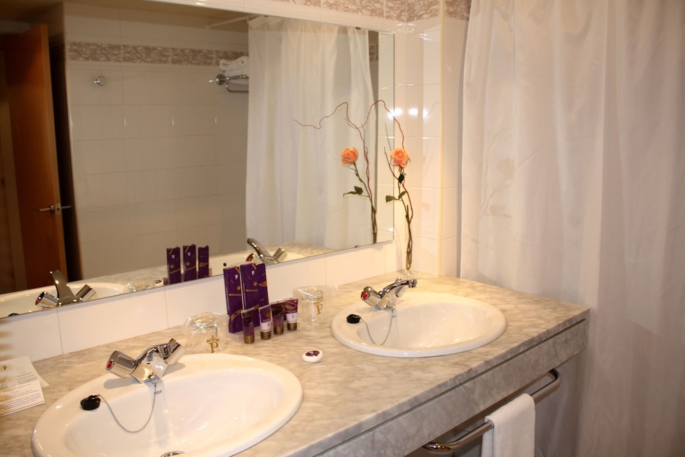 Superior Twin Room, 2 Twin Beds - Photo 5