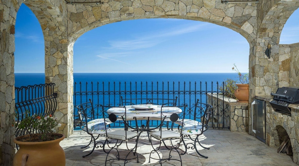 Villa (6 Bedrooms) photo 1