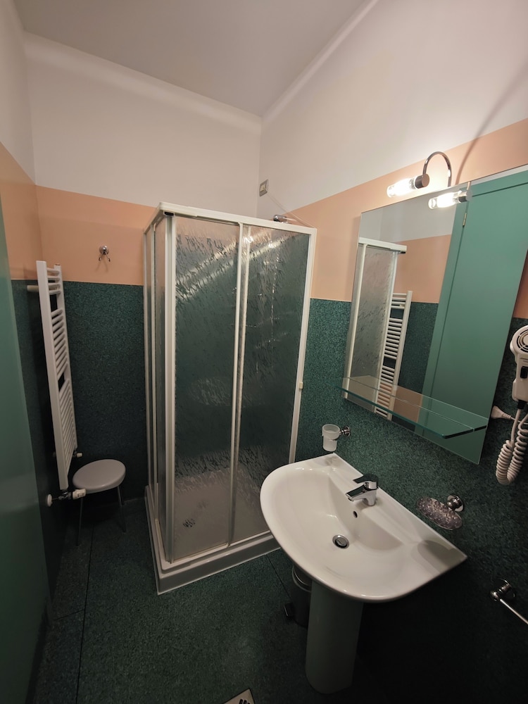Double or Twin Room photo 3