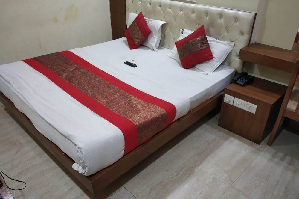 Deluxe Double Room, 1 Double Bed, Non Smoking, City View