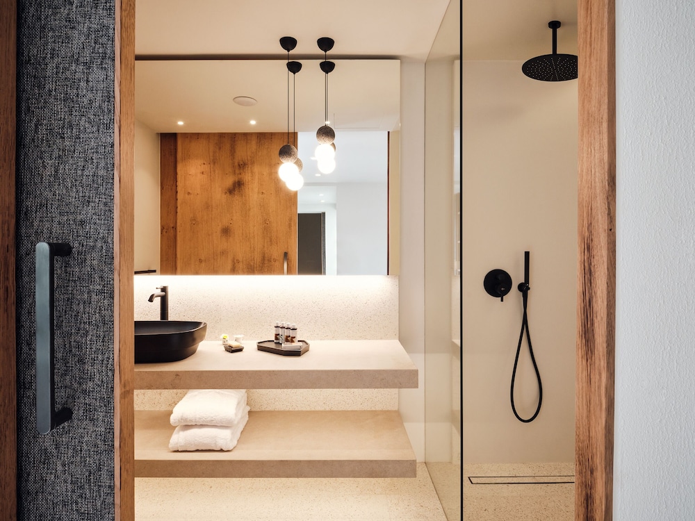 Harmonia Junior Balcony Suite - Photo 12