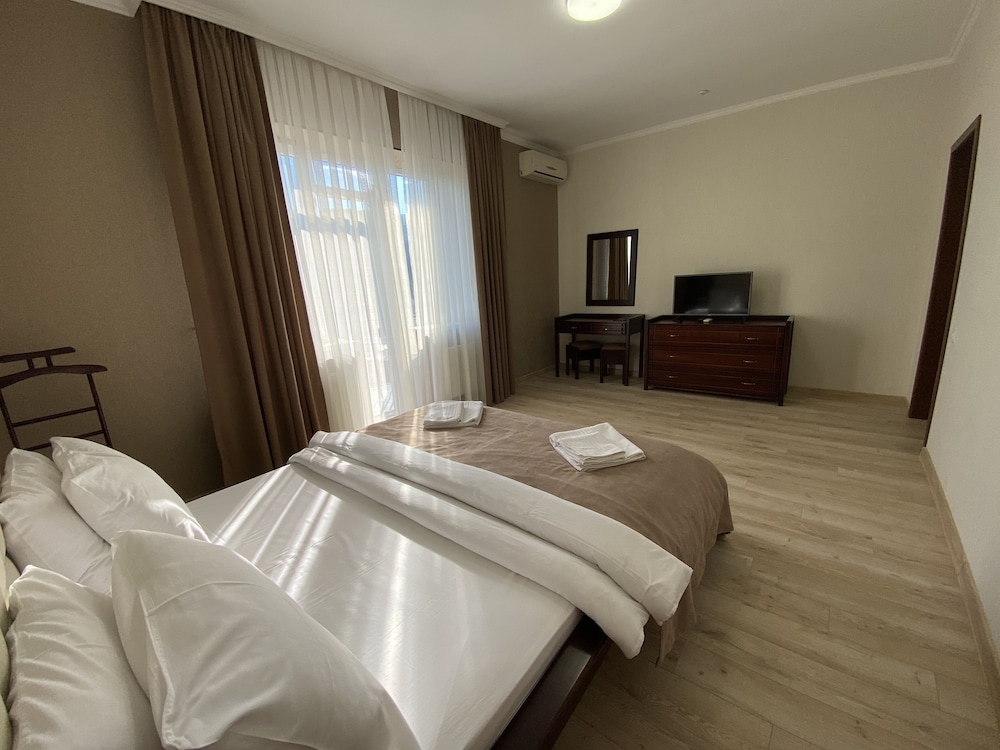 Comfort Suite photo 2