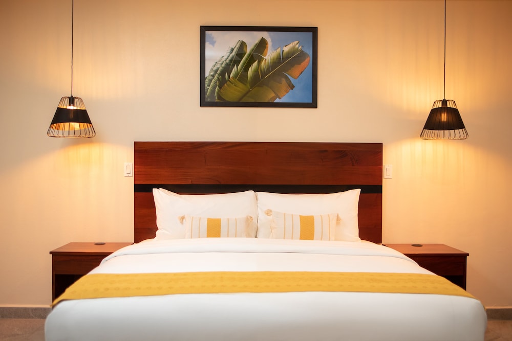 Standard Room, 1 King Bed photo 2
