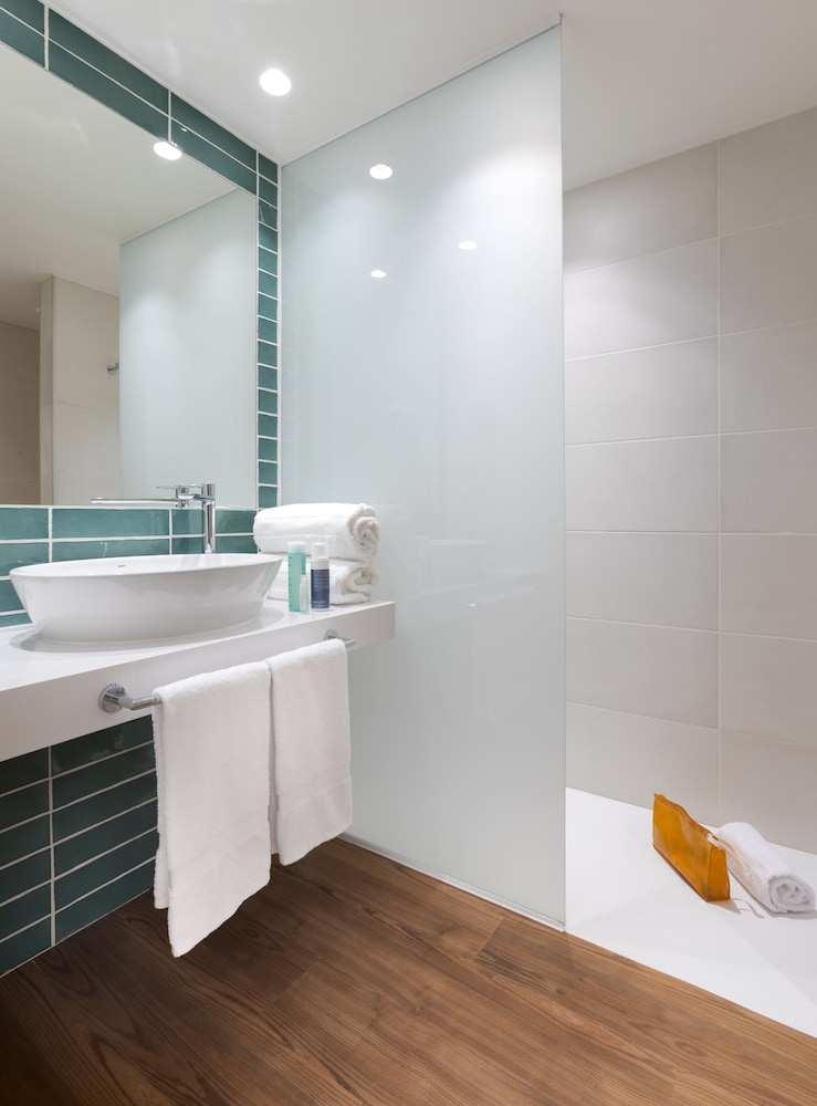 Superior Triple Room (2 Adults + 1 Child) - Photo 20