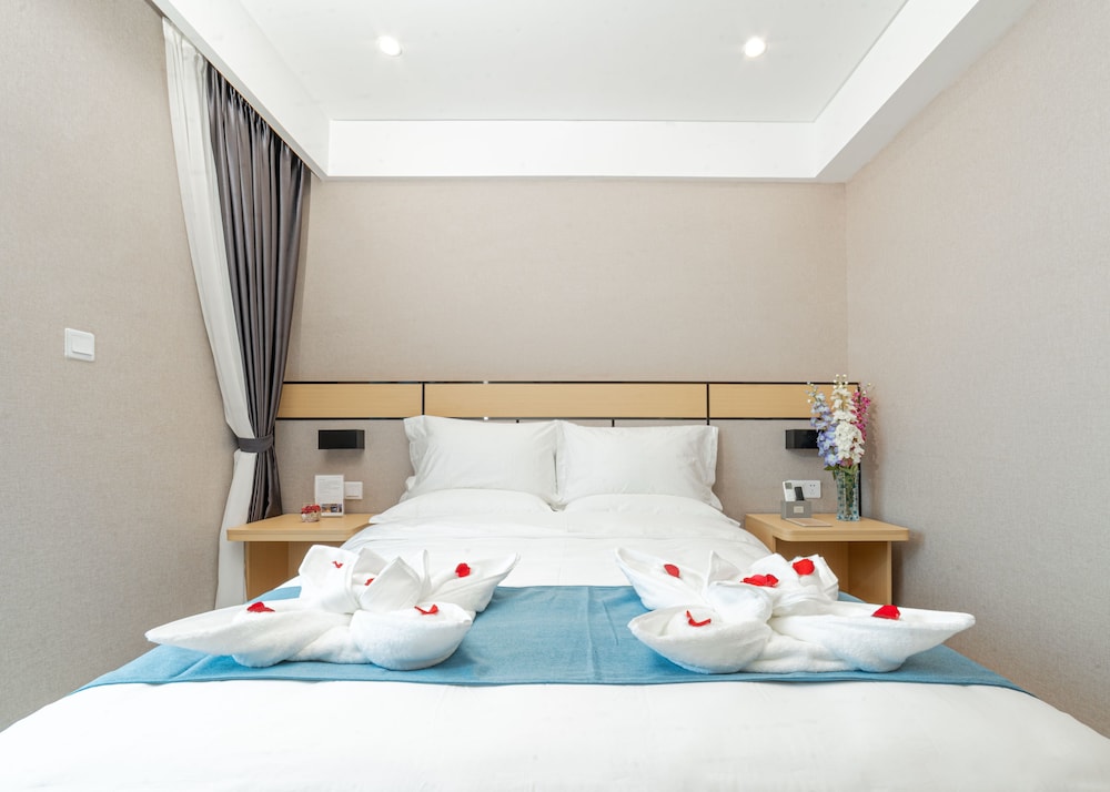 Standard Double Room, Balcony, City View