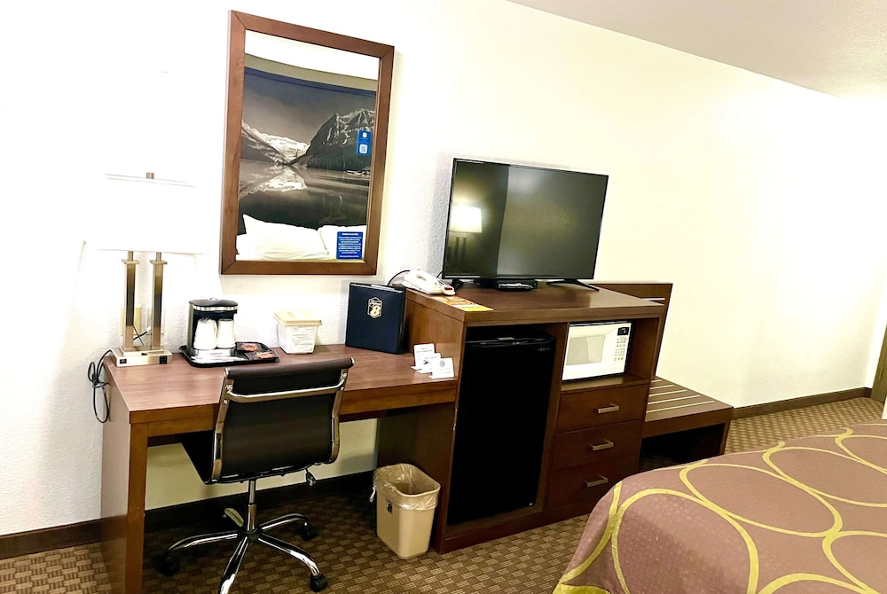 Business Room, 1 King Bed, Non Smoking - Photo 4
