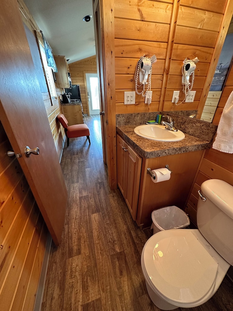 Westport Marina Cottages, Kuva 9