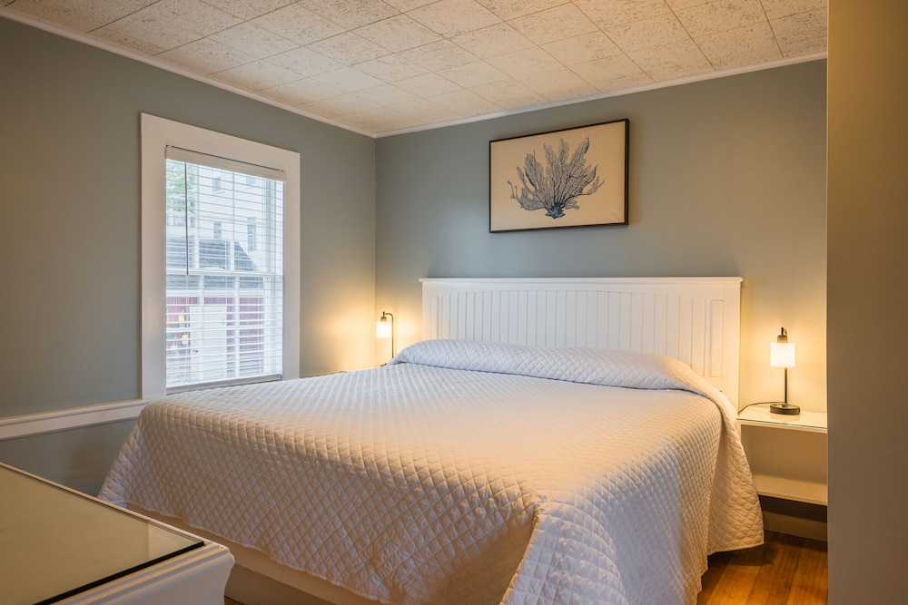 Studio Apartment-King photo 3