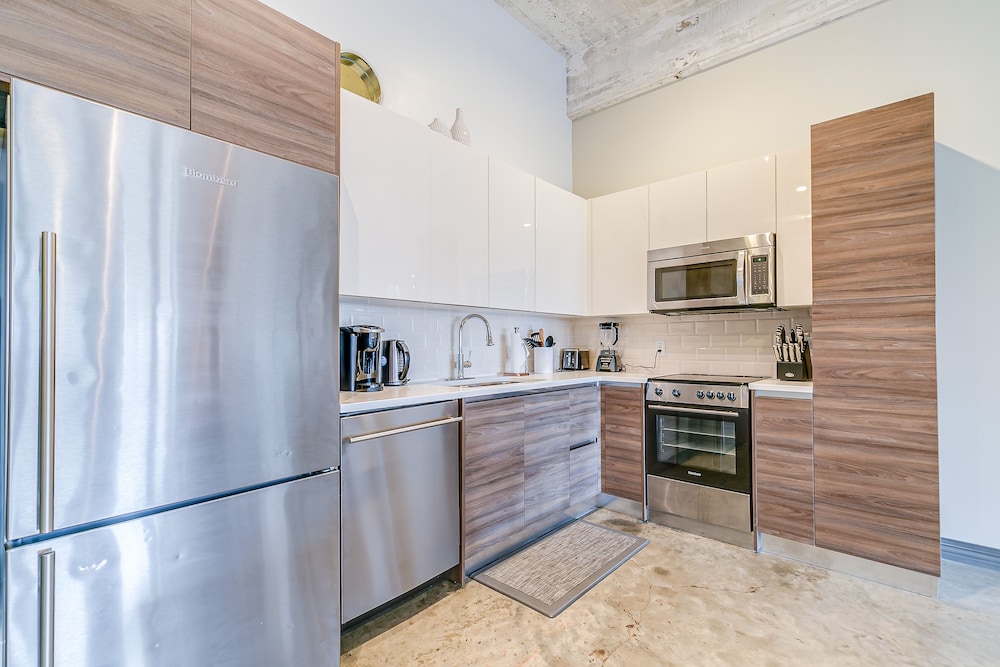Signature Loft, 3 Bedrooms, 2 Bathrooms, City View - Photo 18