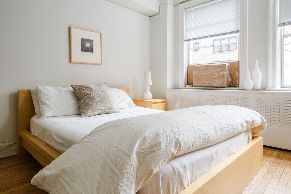 Studio, 1 Queen Bed photo 2