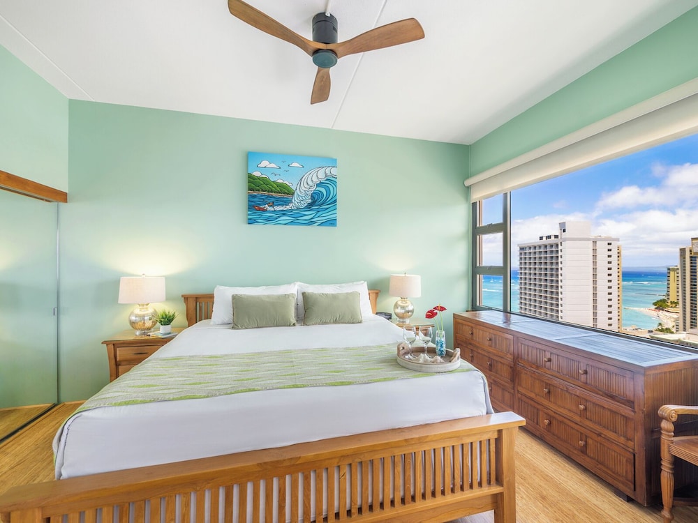 Premium Remodeled Condo with Ocean View and Parking: Premium Condo, 1 Bedroom, Air conditioning, Ocean View (0114) photo