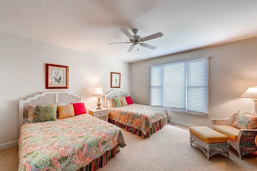 Family House, 5 Bedrooms, Ocean View, Sea Facing photo 3