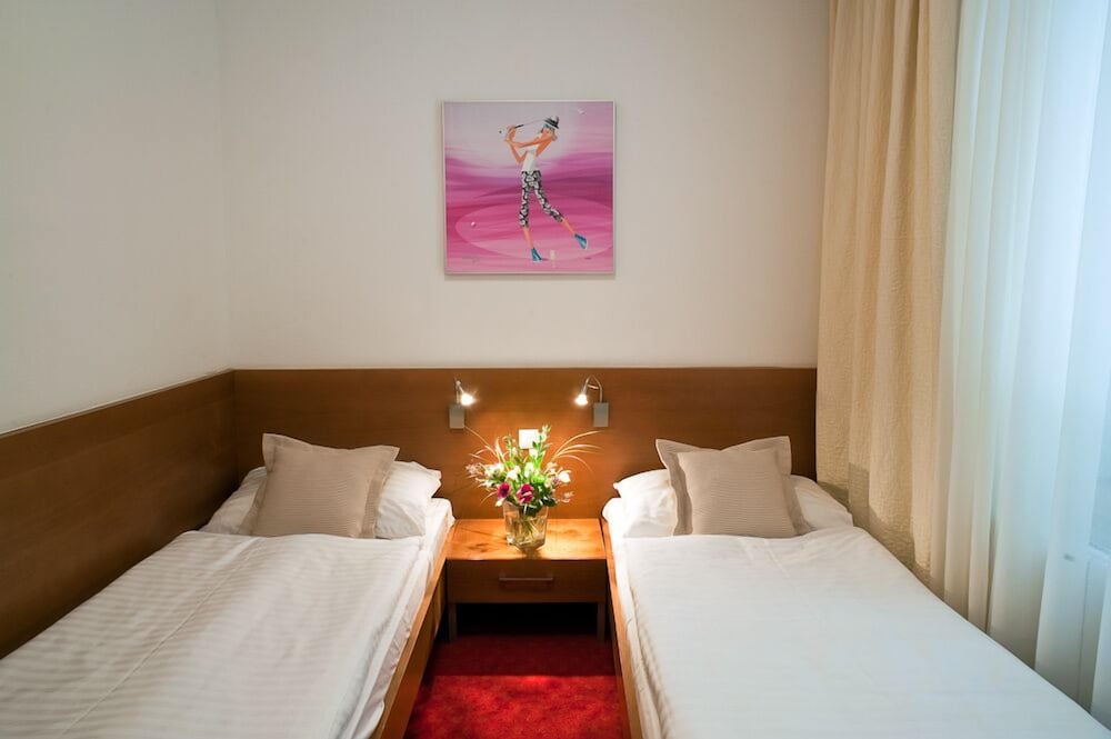 Standard Twin Room photo 3