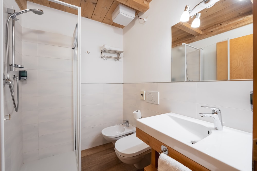 Standard Quadruple Room, Mountain View - Photo 16