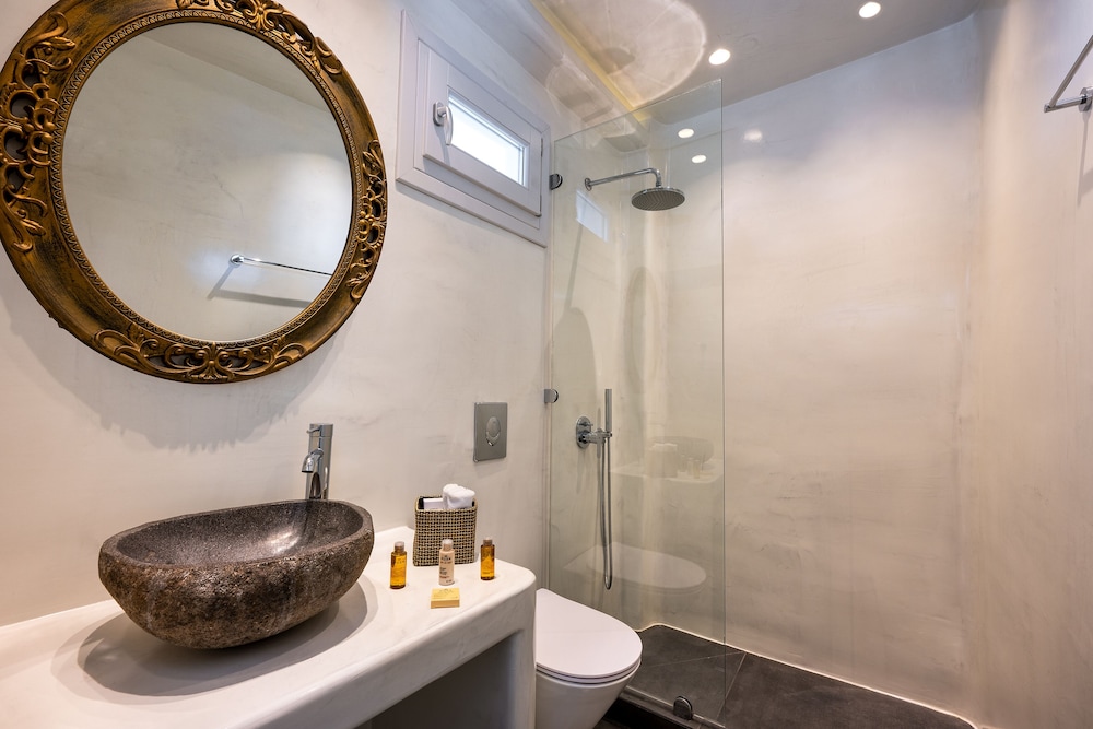 Deluxe Suite - Photo 24