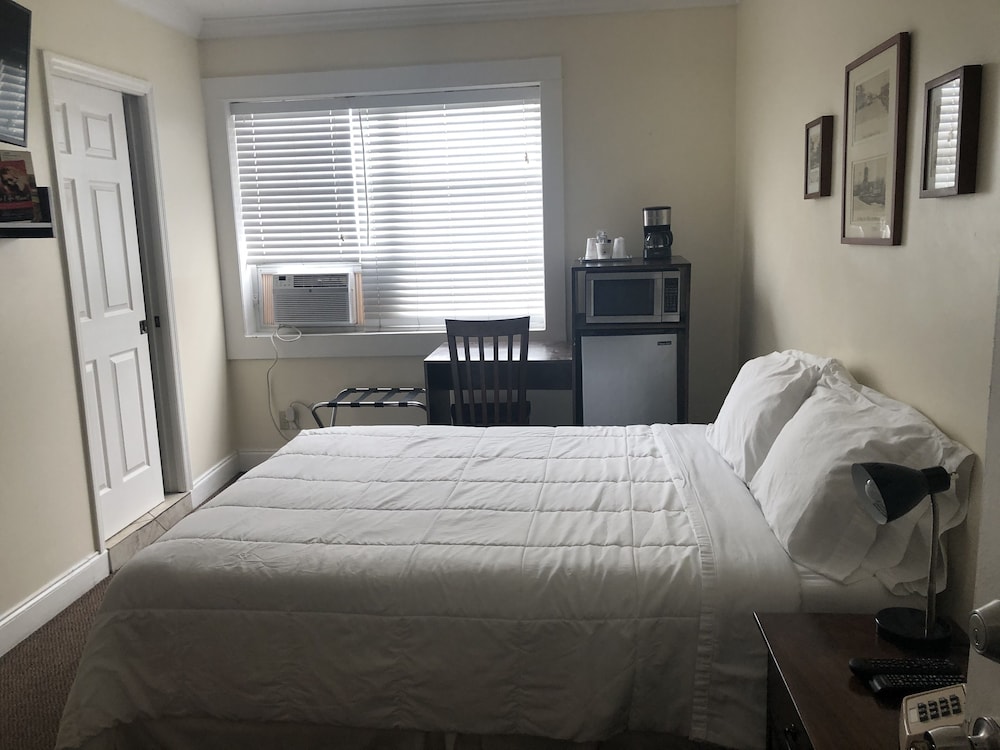 Standard Single Room photo 2