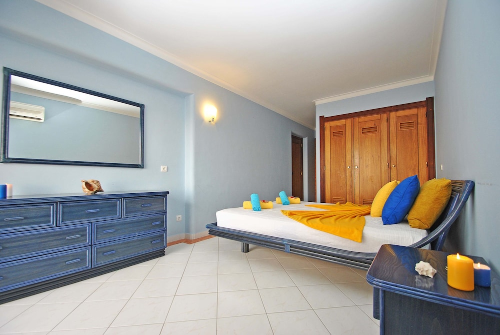 Apartment, 2 Bedrooms, Pool Access, Sea View