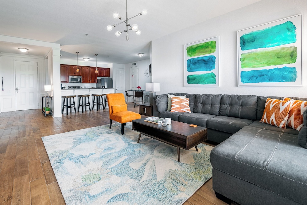 Exclusive Condo, 3 Bedrooms, Non Smoking, Lake View