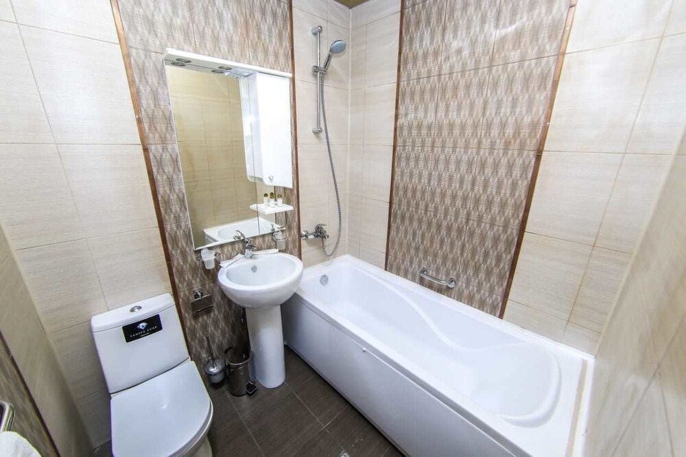 Junior Suite, 1 Queen Bed photo 3