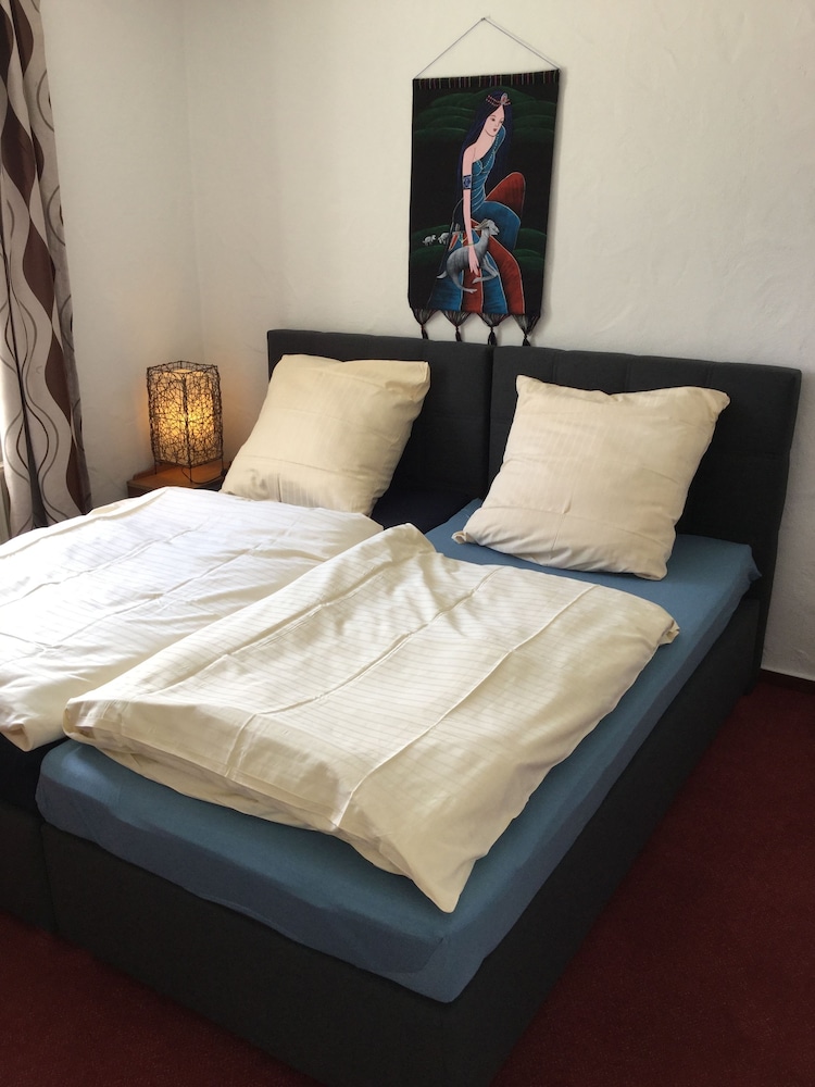 Basic Twin Room photo 2