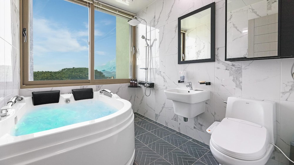Basic Room, 1 Bedroom (101(OceanView,Spa)) - Photo 3