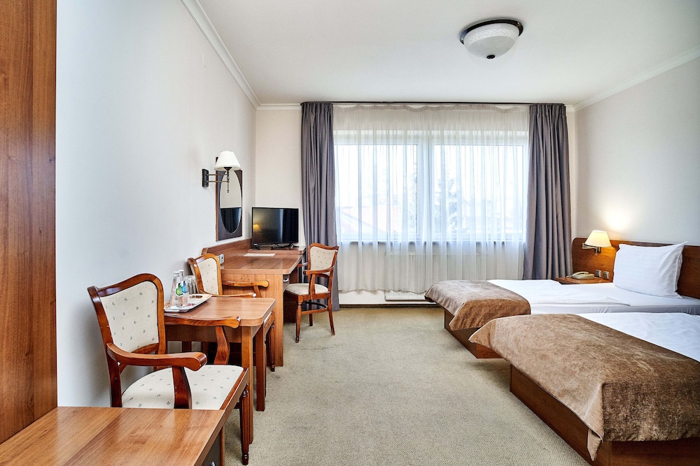 Twin Room - Photo 5