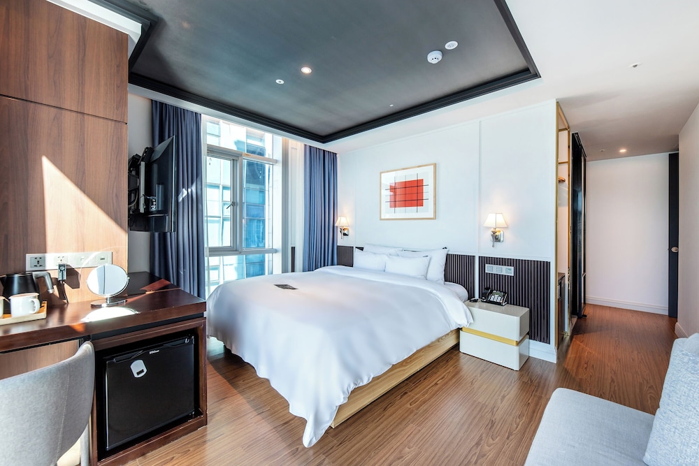 Panorama Suite Room -Breakfast Included,Unlimted StarbucksCoffee Bean,OTT Available,15PM CI /13PM CO - Photo 4