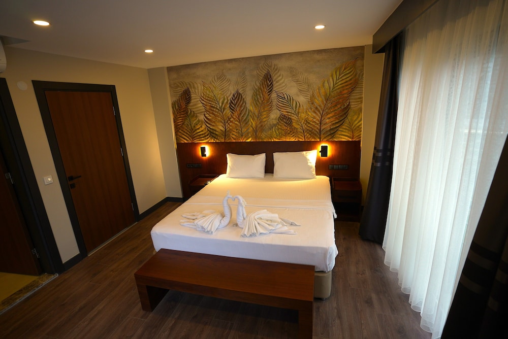 Standard Room, Balcony, Lake View