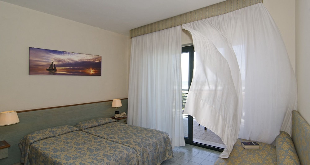 Triple Room, Sea View photo 3
