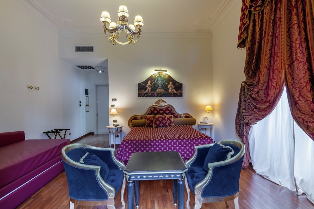 Quadruple Room - Photo 18