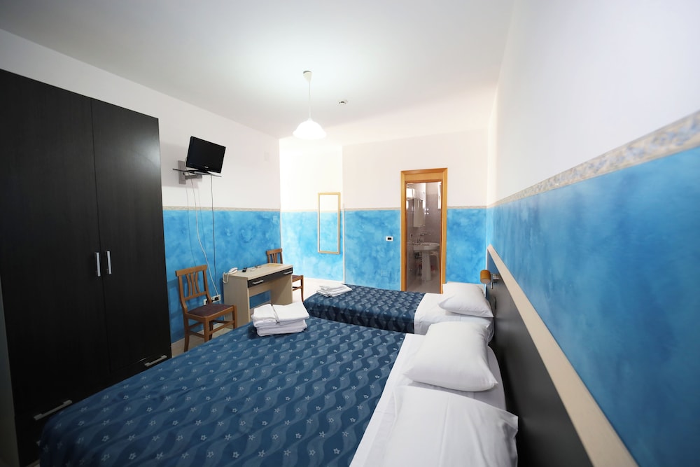Basic Triple Room