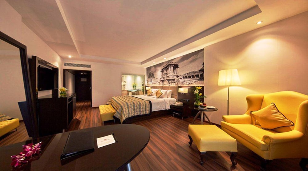 Royal Club Room