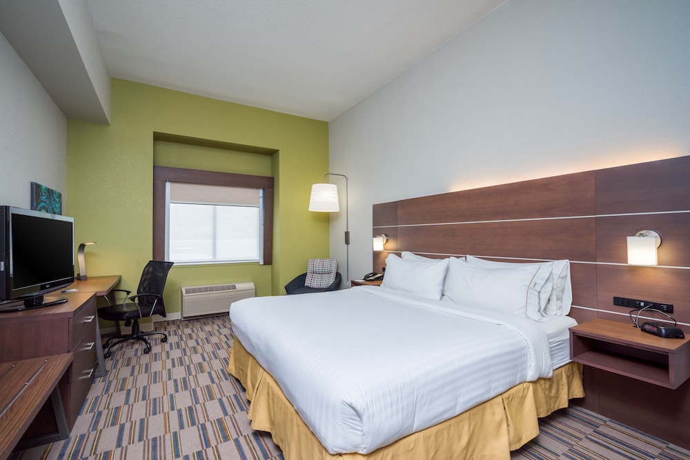 Suite, 1 King Bed, Jetted Tub - Photo 2