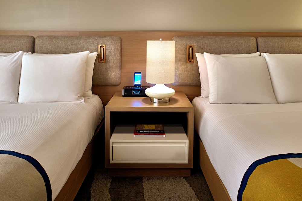 Premier Room, 2 Queen Beds - Photo 4
